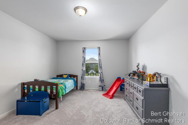 8376 N Oaks Court, Grand Blanc, MI 48439
