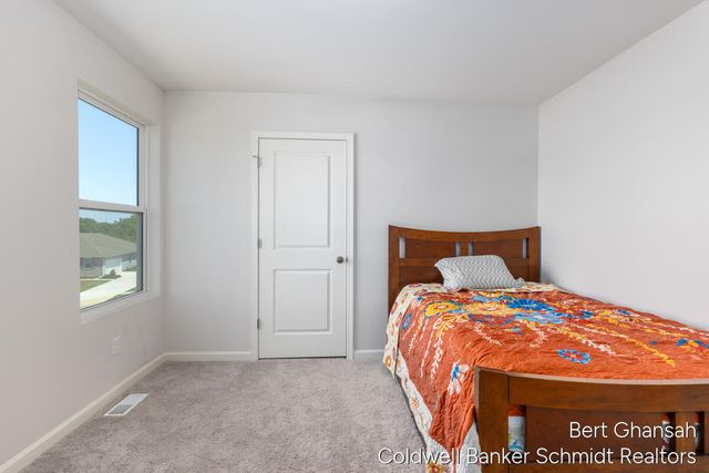 8376 N Oaks Court, Grand Blanc, MI 48439