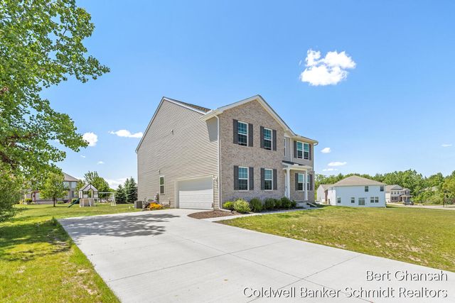 8376 N Oaks Court, Grand Blanc, MI 48439