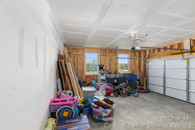8376 N Oaks Court, Grand Blanc, MI 48439