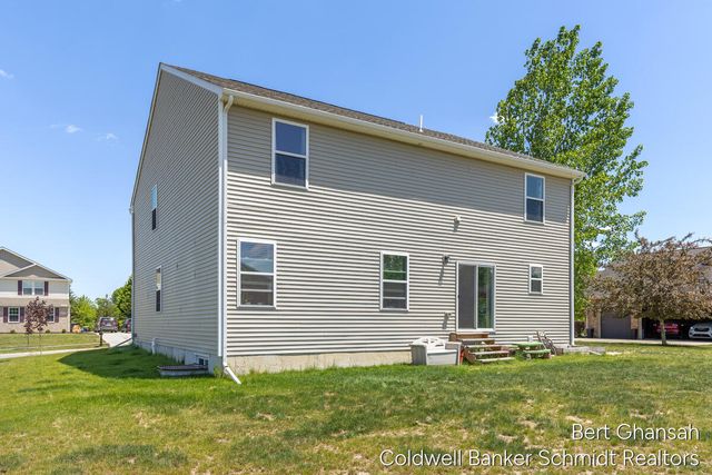 8376 N Oaks Court, Grand Blanc, MI 48439