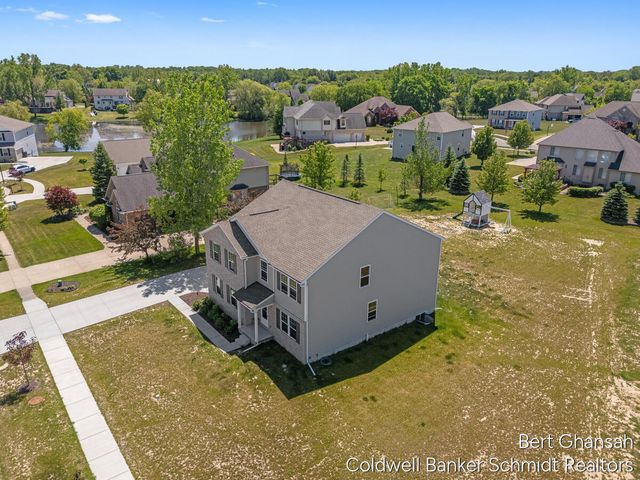 8376 N Oaks Court, Grand Blanc, MI 48439
