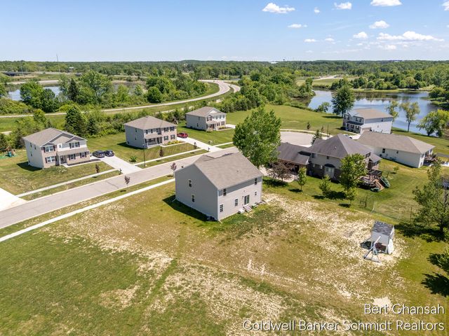 8376 N Oaks Court, Grand Blanc, MI 48439
