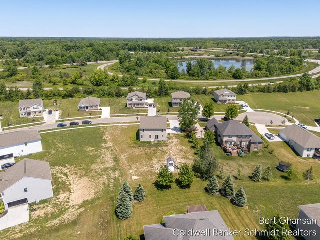 8376 N Oaks Court, Grand Blanc, MI 48439