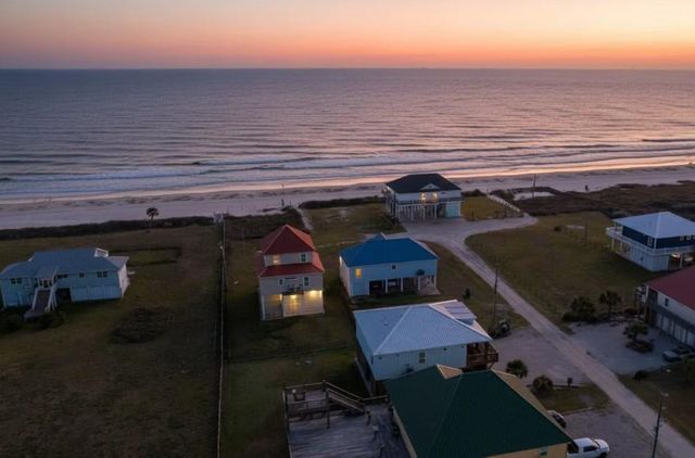 773 Bolivar Dunes Boulevard, Gilchrist, TX 77617