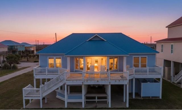 773 Bolivar Dunes Boulevard, Gilchrist, TX 77617