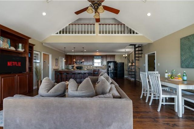773 Bolivar Dunes Boulevard, Gilchrist, TX 77617