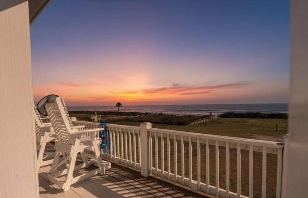 773 Bolivar Dunes Boulevard, Gilchrist, TX 77617