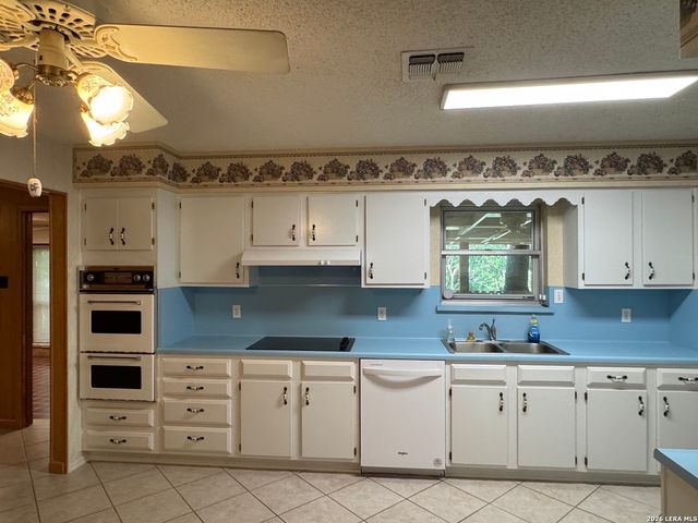 20325 GRASS CREEK RD, Garden Ridge, TX 78266
