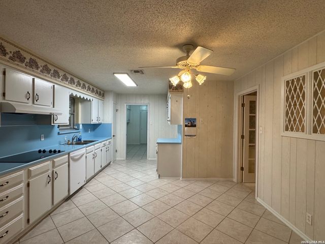 20325 GRASS CREEK RD, Garden Ridge, TX 78266