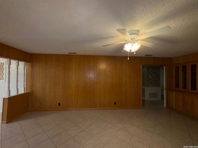 20325 GRASS CREEK RD, Garden Ridge, TX 78266