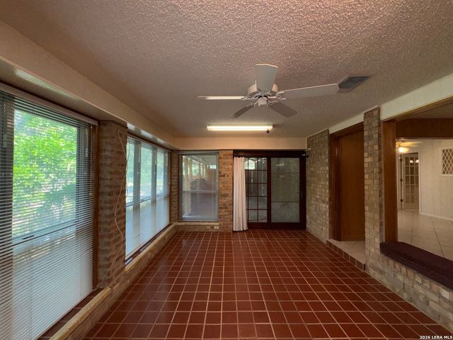20325 GRASS CREEK RD, Garden Ridge, TX 78266