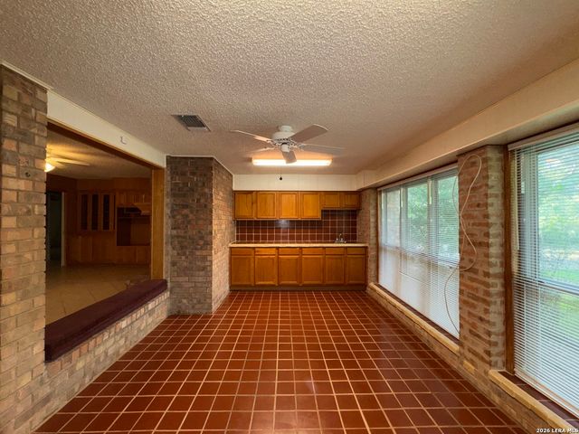 20325 GRASS CREEK RD, Garden Ridge, TX 78266