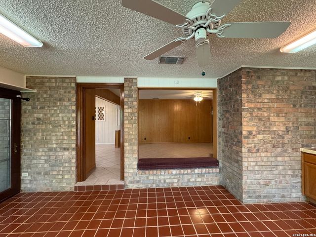 20325 GRASS CREEK RD, Garden Ridge, TX 78266