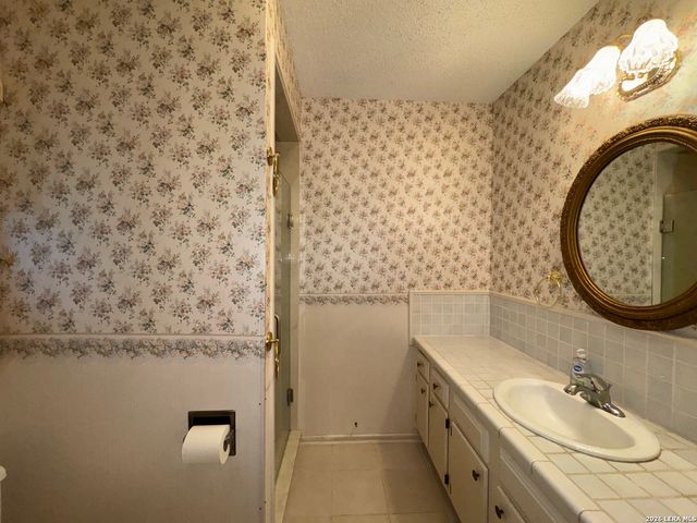 20325 GRASS CREEK RD, Garden Ridge, TX 78266