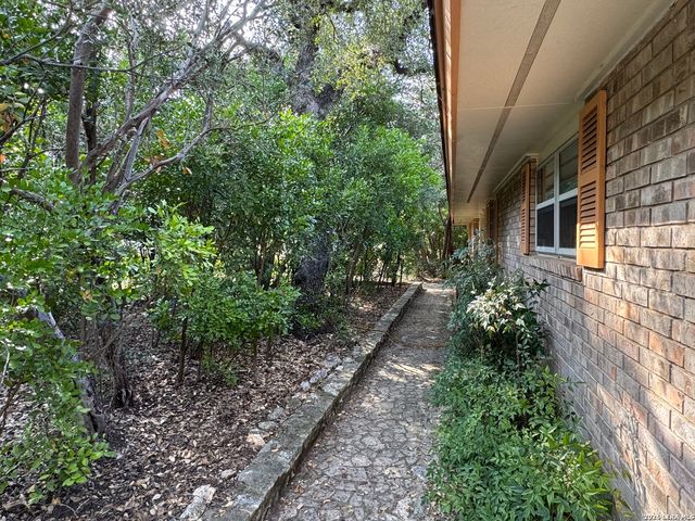 20325 GRASS CREEK RD, Garden Ridge, TX 78266