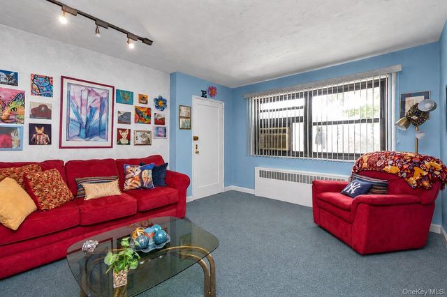 17-01 Utopia Parkway 1, Whitestone, NY 11357