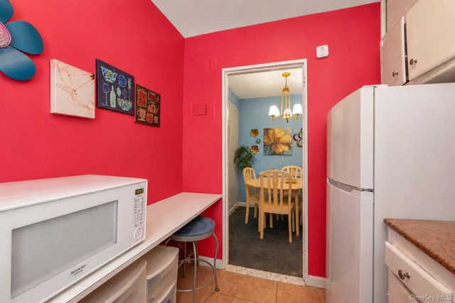 17-01 Utopia Parkway 1, Whitestone, NY 11357