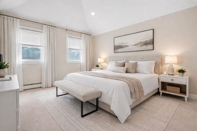 14 Hickory Ln, Ipswich, MA 01938