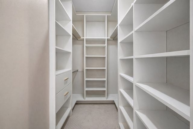 14 Hickory Ln, Ipswich, MA 01938