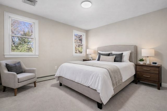 14 Hickory Ln, Ipswich, MA 01938