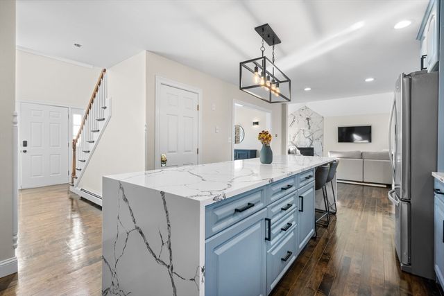 14 Hickory Ln, Ipswich, MA 01938