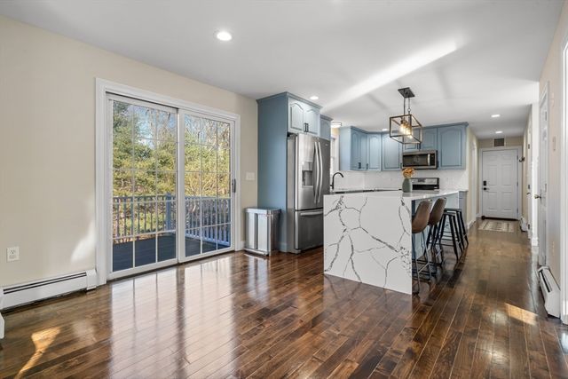 14 Hickory Ln, Ipswich, MA 01938