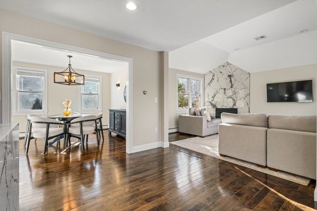 14 Hickory Ln, Ipswich, MA 01938