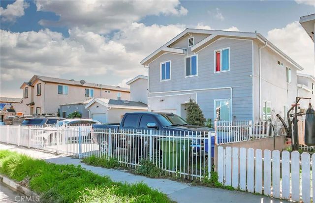 136 W 61st Street, Los Angeles, CA 90003