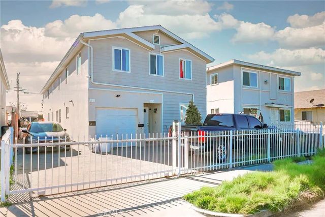 136 W 61st Street, Los Angeles, CA 90003