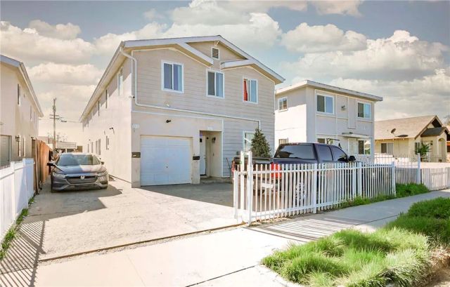 136 W 61st Street, Los Angeles, CA 90003