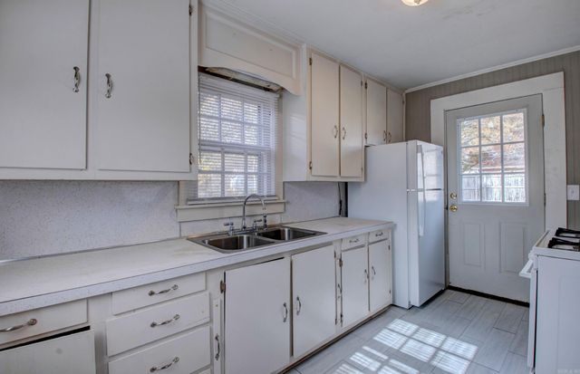 607 James, Searcy, AR 72143