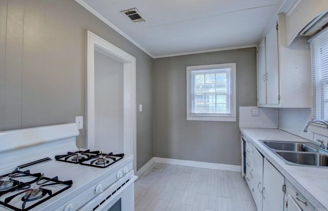 607 James, Searcy, AR 72143