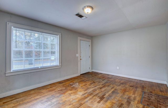 607 James, Searcy, AR 72143