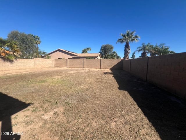 15204 W HONEYSUCKLE Lane, Surprise, AZ 85374