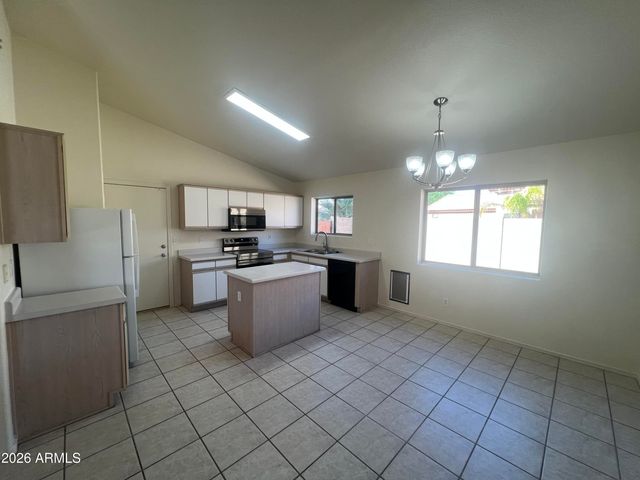 15204 W HONEYSUCKLE Lane, Surprise, AZ 85374