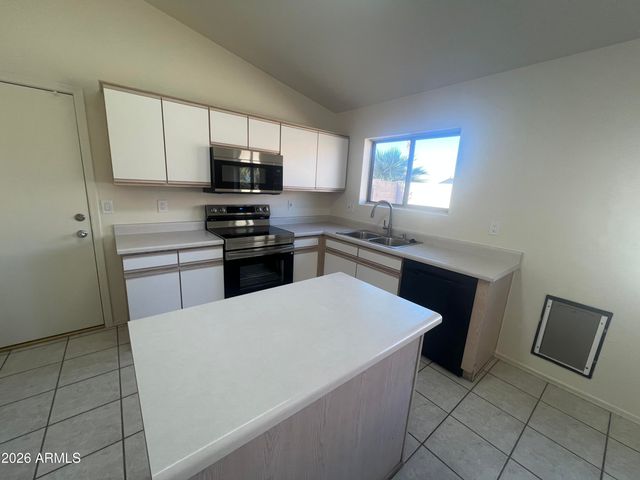 15204 W HONEYSUCKLE Lane, Surprise, AZ 85374