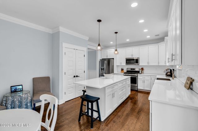 555 Egenolf Avenue, Bayville, NJ 08721