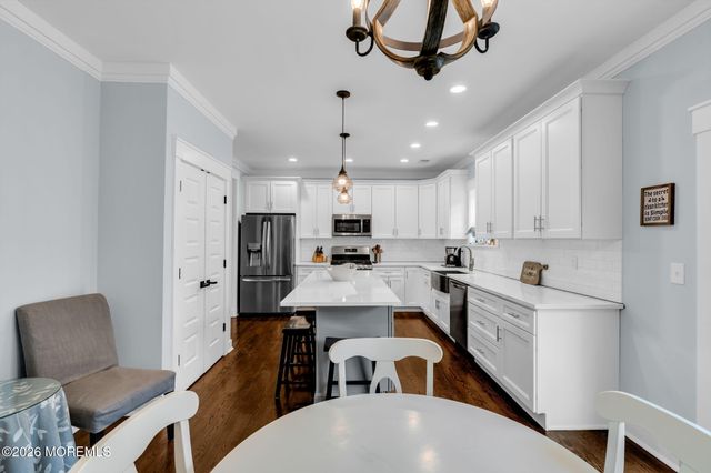 555 Egenolf Avenue, Bayville, NJ 08721