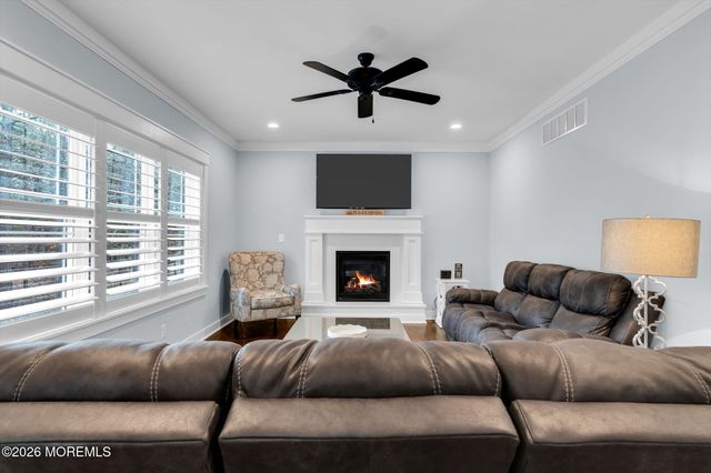 555 Egenolf Avenue, Bayville, NJ 08721