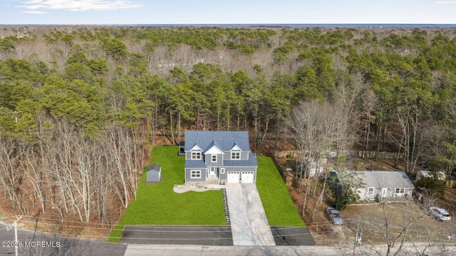 555 Egenolf Avenue, Bayville, NJ 08721