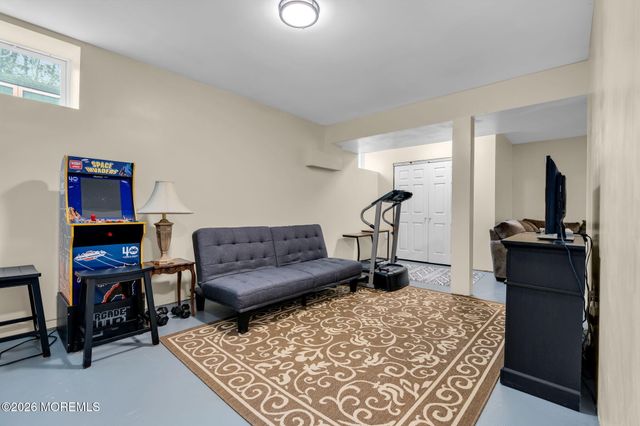 555 Egenolf Avenue, Bayville, NJ 08721