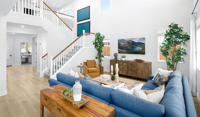 76 Solare Dr, Lodi, CA 95240