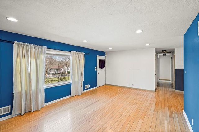 7909 E 99th Street, Kansas City, MO 64134