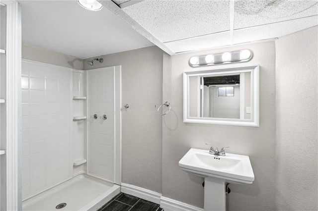7909 E 99th Street, Kansas City, MO 64134