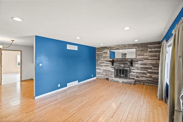 7909 E 99th Street, Kansas City, MO 64134