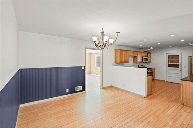 7909 E 99th Street, Kansas City, MO 64134