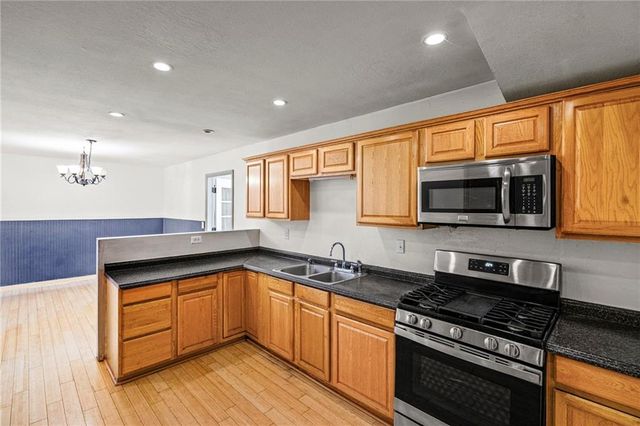 7909 E 99th Street, Kansas City, MO 64134