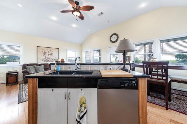 171 Cr 299, Sargent, TX 77414