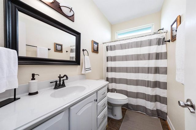 171 Cr 299, Sargent, TX 77414